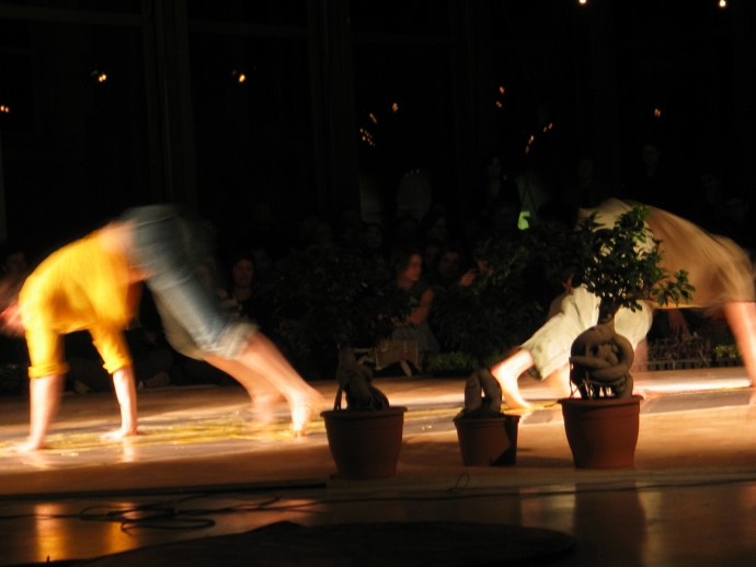 Mushi kiki performances