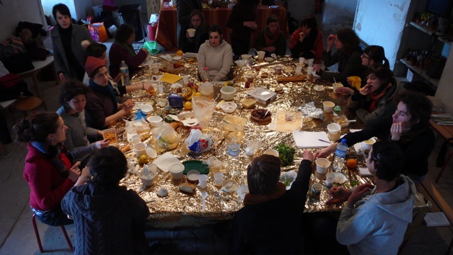 Une plage / château de La Roche-Guyon